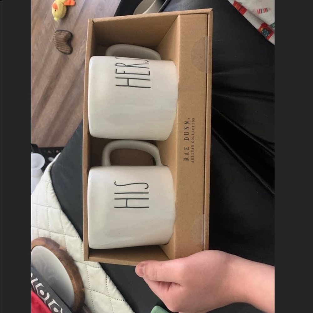 Rae Dunn mug set